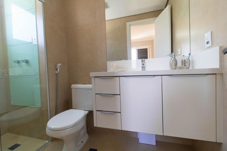 Apartamento à venda com 139m², 4 quartos e 2 vagasBanheiro da Suíte 02