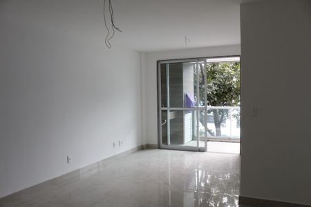 Sala de apartamento para alugar com 2 quartos, 68m² em Taquara, Rio de Janeiro