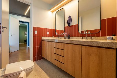 Apartamento à venda com 157m², 3 quartos e 2 vagasBanheiro da Suíte 1