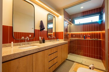 Apartamento à venda com 157m², 3 quartos e 2 vagasBanheiro da Suíte 1