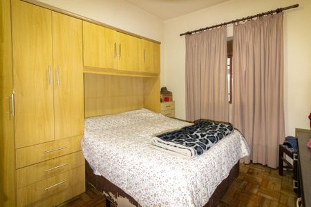 Casa à venda com 315m², 4 quartos e 4 vagas Casa à venda com 315m², 4 quartos e 4 vagasQuarto 1