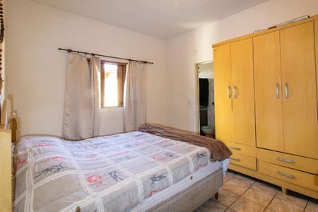 Casa à venda com 315m², 4 quartos e 4 vagas Casa à venda com 315m², 4 quartos e 4 vagasSuíte