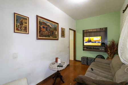 Casa à venda com 315m², 4 quartos e 4 vagas Casa à venda com 315m², 4 quartos e 4 vagasSala