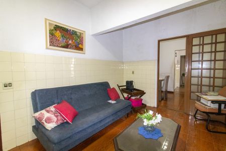 Casa à venda com 315m², 4 quartos e 4 vagas Casa à venda com 315m², 4 quartos e 4 vagasSala