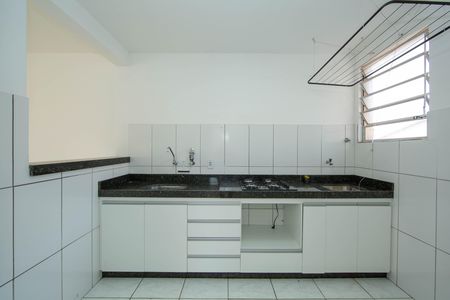 Cozinha de apartamento para alugar com 2 quartos, 45m² em Betânia, Belo Horizonte