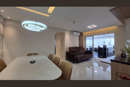 Apartamento à venda com 113m², 3 quartos e 2 vagas Apartamento à venda com 113m², 3 quartos e 2 vagasSala