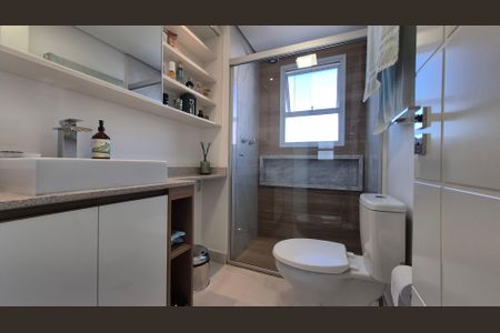 Apartamento à venda com 113m², 3 quartos e 2 vagas Apartamento à venda com 113m², 3 quartos e 2 vagasBanheiro da suíte