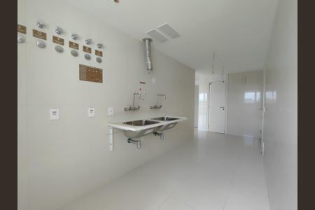 Apartamento à venda com 384m², 4 quartos e 5 vagas Apartamento à venda com 384m², 4 quartos e 5 vagasÁrea de Serviço