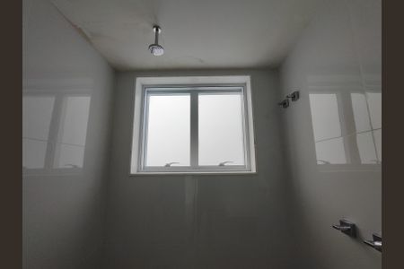 Apartamento à venda com 384m², 4 quartos e 5 vagas Apartamento à venda com 384m², 4 quartos e 5 vagasBanheiro da Suíte 3