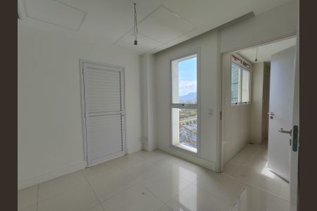 Apartamento à venda com 384m², 4 quartos e 5 vagas Apartamento à venda com 384m², 4 quartos e 5 vagasQuarto de Serviço