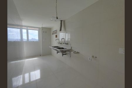 Apartamento à venda com 384m², 4 quartos e 5 vagas Apartamento à venda com 384m², 4 quartos e 5 vagasÁrea de Serviço