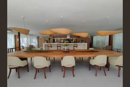 Apartamento à venda com 384m², 4 quartos e 5 vagas Apartamento à venda com 384m², 4 quartos e 5 vagasÁrea Comum Salão Gourmet