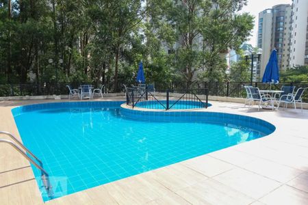 Apartamento para alugar com 117m², 3 quartos e 3 vagasÁrea comum - Piscina