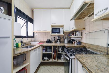 Apartamento para alugar com 117m², 3 quartos e 3 vagasCozinha