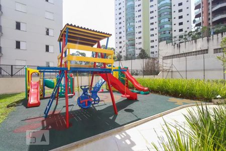 Apartamento para alugar com 117m², 3 quartos e 3 vagasÁrea comum - Playground