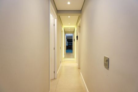 Apartamento à venda com 90m², 3 quartos e 2 vagas Apartamento à venda com 90m², 3 quartos e 2 vagasCorredor