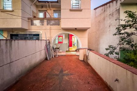 Casa para alugar com 205m², 3 quartos e 1 vaga Casa para alugar com 205m², 3 quartos e 1 vagaTerraço