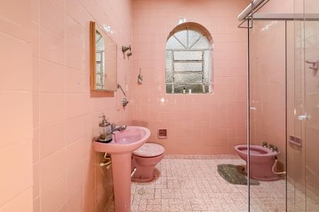 Casa para alugar com 205m², 3 quartos e 1 vaga Casa para alugar com 205m², 3 quartos e 1 vagaBanheiro Social