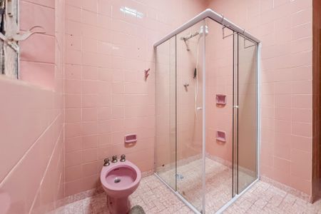 Casa para alugar com 205m², 3 quartos e 1 vaga Casa para alugar com 205m², 3 quartos e 1 vagaBanheiro Social