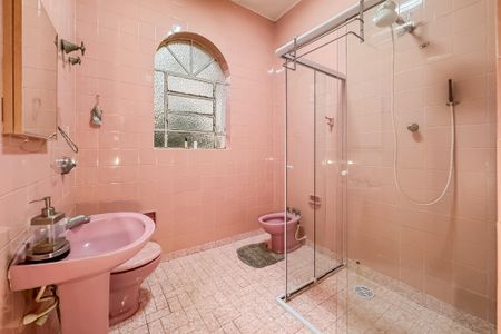 Casa para alugar com 205m², 3 quartos e 1 vaga Casa para alugar com 205m², 3 quartos e 1 vagaBanheiro Social