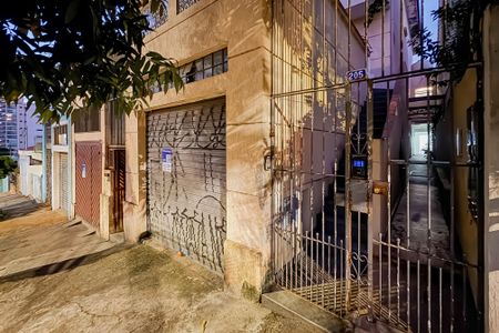 Casa para alugar com 205m², 3 quartos e 1 vaga Casa para alugar com 205m², 3 quartos e 1 vagaFachada e Plaquinha