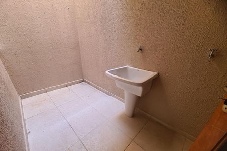 Casa de condomínio à venda com 70m², 3 quartos e 1 vagaÁrea de Serviço
