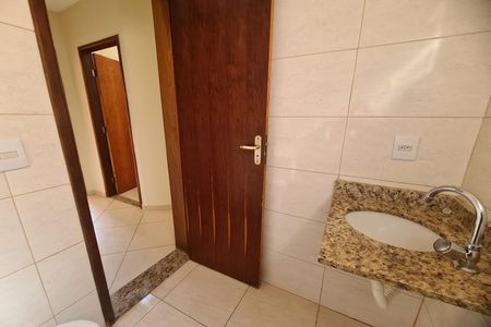 Casa de condomínio à venda com 70m², 3 quartos e 1 vagaBanheiro