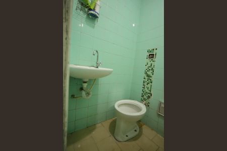 Casa à venda com 200m², 4 quartos e 2 vagasBanheiro de serviço 