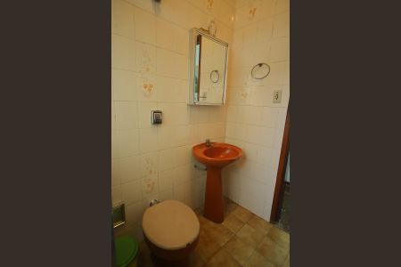 Casa à venda com 200m², 4 quartos e 2 vagasBanheiro dos quartos 