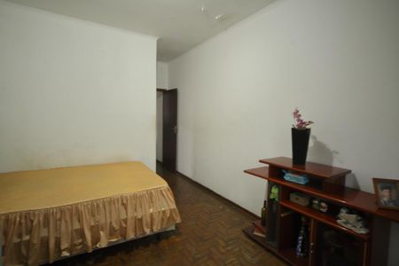 Casa à venda com 200m², 4 quartos e 2 vagasSuíte 
