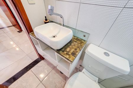 Apartamento à venda com 98m², 2 quartos e 2 vagasBanheiro social