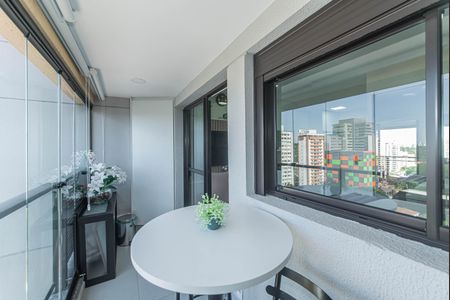 Studio para alugar com 27m², 1 quarto e 1 vaga Studio para alugar com 27m², 1 quarto e 1 vagaVaranda