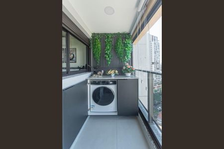 Studio para alugar com 27m², 1 quarto e 1 vaga Studio para alugar com 27m², 1 quarto e 1 vagaVaranda