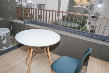 Studio para alugar com 28m², 1 quarto e sem vaga Studio para alugar com 28m², 1 quarto e sem vagaSacada