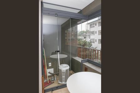 Studio para alugar com 28m², 1 quarto e sem vaga Studio para alugar com 28m², 1 quarto e sem vagaSacada