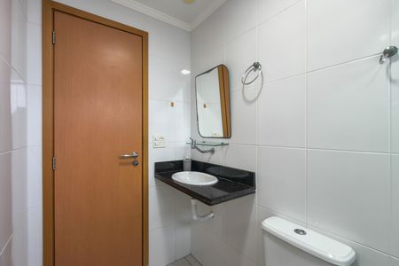 Apartamento para alugar com 92m², 2 quartos e 1 vaga Apartamento para alugar com 92m², 2 quartos e 1 vagaBanheiro social