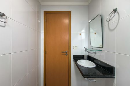 Apartamento para alugar com 92m², 2 quartos e 1 vaga Apartamento para alugar com 92m², 2 quartos e 1 vagaBanheiro social