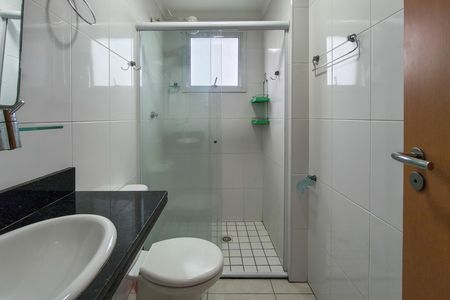 Apartamento para alugar com 92m², 2 quartos e 1 vaga Apartamento para alugar com 92m², 2 quartos e 1 vagaBanheiro social