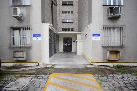 Apartamento para alugar com 65m², 2 quartos e 2 vagas Apartamento para alugar com 65m², 2 quartos e 2 vagasFachada do bloco