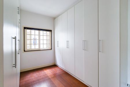 Casa à venda com 420m², 3 quartos e 3 vagasSuíte 3