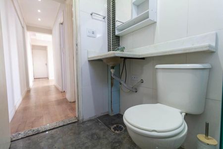Banheiro de apartamento para alugar com 2 quartos, 54m² em Chácara Cruzeiro do Sul, São Paulo