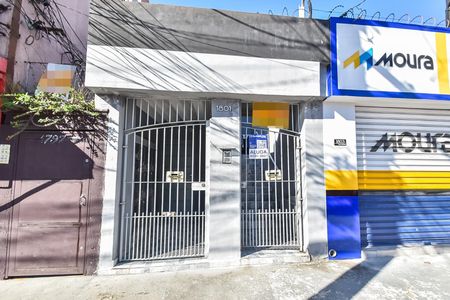 Casa para alugar com 36m², 1 quarto e sem vaga Casa para alugar com 36m², 1 quarto e sem vagaFachada + Plaquinha