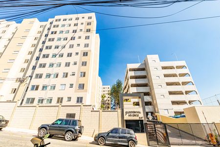 Apartamento para alugar com 41m², 2 quartos e 1 vaga Apartamento para alugar com 41m², 2 quartos e 1 vagaFachada