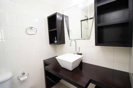 Apartamento à venda com 80m², 3 quartos e 2 vagasBanheiro Social