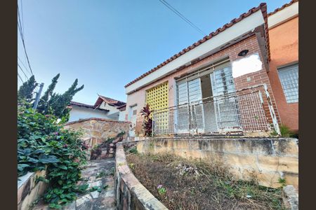 Casa à venda com 288m², 3 quartos e 1 vaga Casa à venda com 288m², 3 quartos e 1 vagaFachada