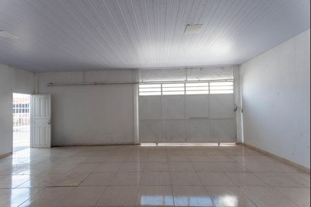 Casa à venda com 230m², 5 quartos e 6 vagas Casa à venda com 230m², 5 quartos e 6 vagasCasa 2-Salão Anexo