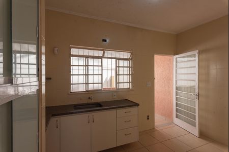 Casa à venda com 230m², 3 quartos e 4 vagas Casa à venda com 230m², 3 quartos e 4 vagasCasa 2- Cozinha