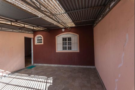 Casa à venda com 230m², 3 quartos e 4 vagas Casa à venda com 230m², 3 quartos e 4 vagasGaragem