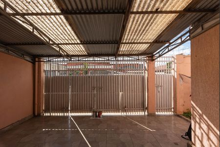 Casa à venda com 230m², 5 quartos e 6 vagas Casa à venda com 230m², 5 quartos e 6 vagasGaragem