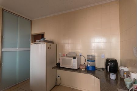 Casa à venda com 230m², 3 quartos e 4 vagas Casa à venda com 230m², 3 quartos e 4 vagasCozinha